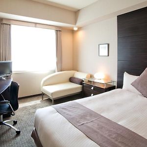Zimmer mit Kingsize-Bett